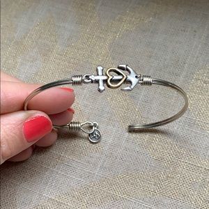Anchor heart bracelet